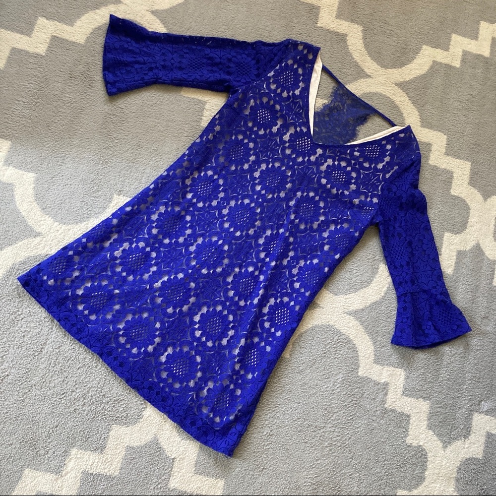 S K I E S • A R E • B L U E / shift dress